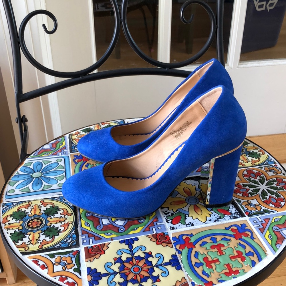 Dune head over heels  7 round toe cobalt blue pump